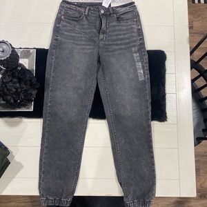 American Eagle mom jeans joggers